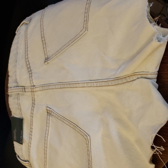 Wild Fable High Rise Crochet Cut-Off Jean Shorts Size 6 28W - Picture 2 of 9